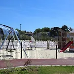 Mobil-home Grand Confort 6 Pers, 3 Chambres, Terrasse, A 200m, Piscine Chauffee - Fr-1-361a-22 Holiday home