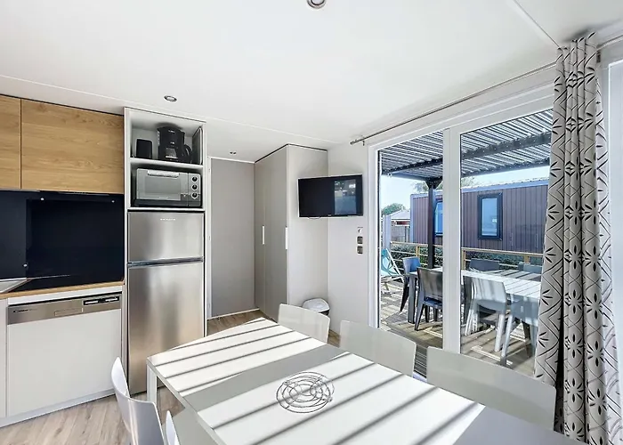 Mobil-home Grand Confort 6 Pers, 3 Chambres, Terrasse, A 200m, Piscine Chauffee - Fr-1-361a-22 Jullouville-les-Pins