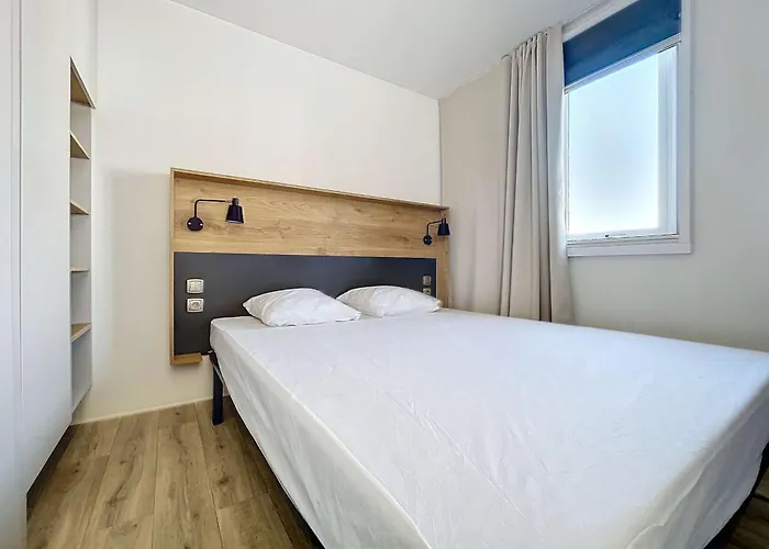 Semesterbostad Mobil-home Grand Confort 6 Pers, 3 Chambres, Terrasse, A 200m, Piscine Chauffee - Fr-1-361a-22 Jullouville-les-Pins